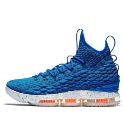 Nike LeBron 15 - Innovation Performance Réunies