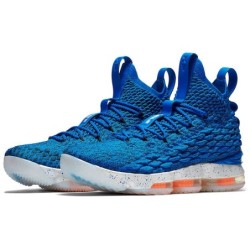 Nike LeBron 15 - Innovation Performance Réunies